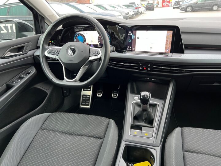 Abbildung Fahrzeugdetailansicht Volkswagen Golf - Nr. 11