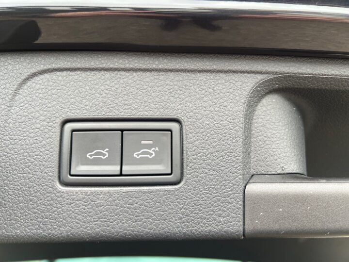 Abbildung Fahrzeugdetailansicht Volkswagen Passat Variant - Nr. 38