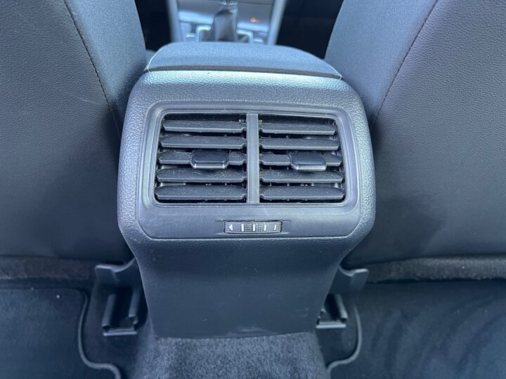 Abbildung Fahrzeugdetailansicht Volkswagen Golf Variant - Nr. 32