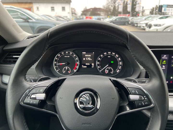 Abbildung Fahrzeugdetailansicht Skoda Octavia - Nr. 15