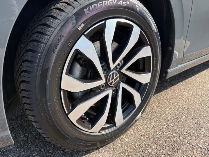 Abbildung Fahrzeugdetailansicht Volkswagen Golf - Nr. 34