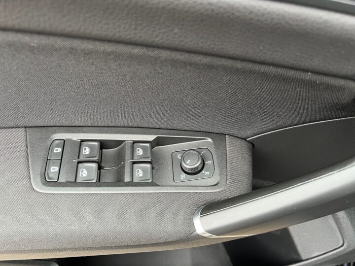 Abbildung Fahrzeugdetailansicht Volkswagen Touran - Nr. 31