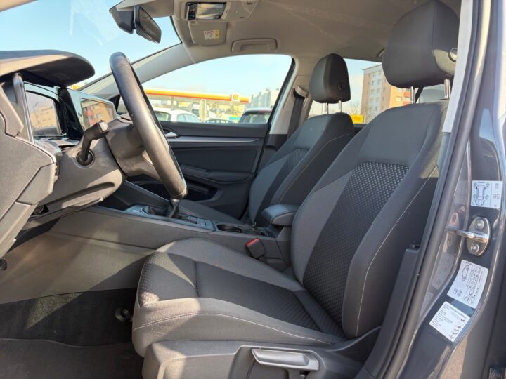 Abbildung Fahrzeugdetailansicht Volkswagen Golf - Nr. 12