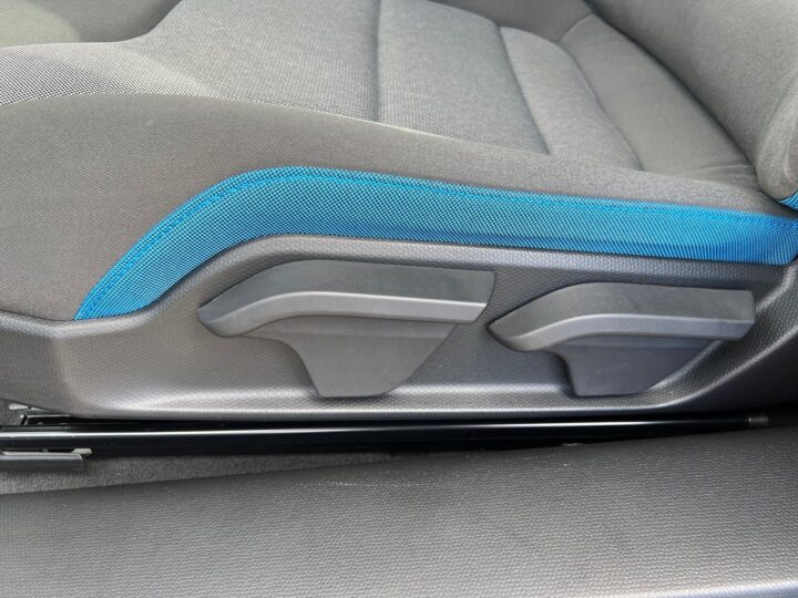 Abbildung Fahrzeugdetailansicht BMW i3 - Nr. 26