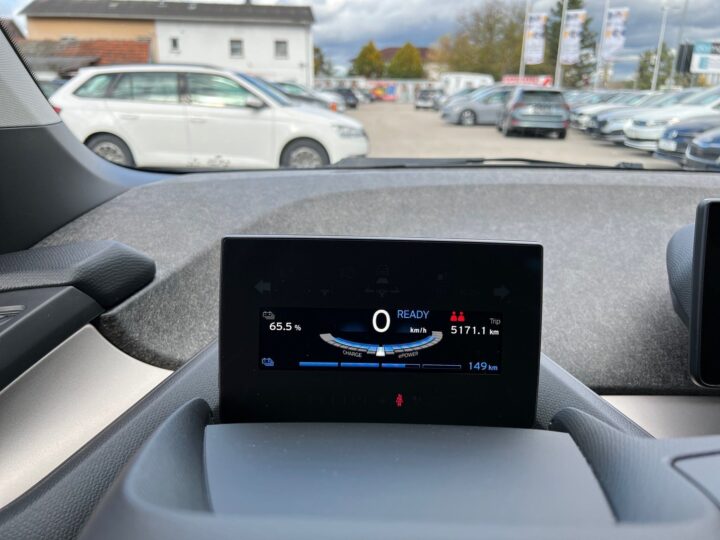 Abbildung Fahrzeugdetailansicht BMW i3 - Nr. 16