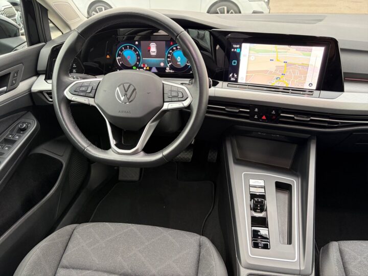 Abbildung Fahrzeugdetailansicht Volkswagen Golf Variant - Nr. 10