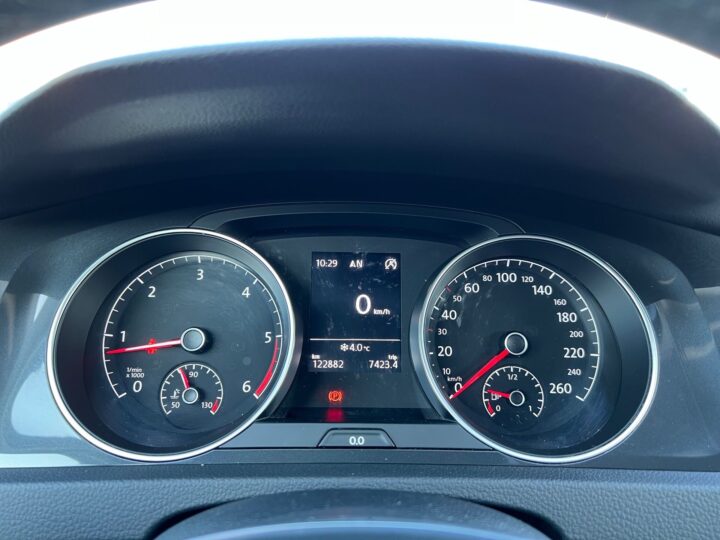 Abbildung Fahrzeugdetailansicht Volkswagen Golf Variant - Nr. 16