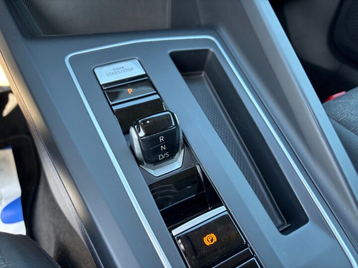 Abbildung Fahrzeugdetailansicht Volkswagen Golf Variant - Nr. 25