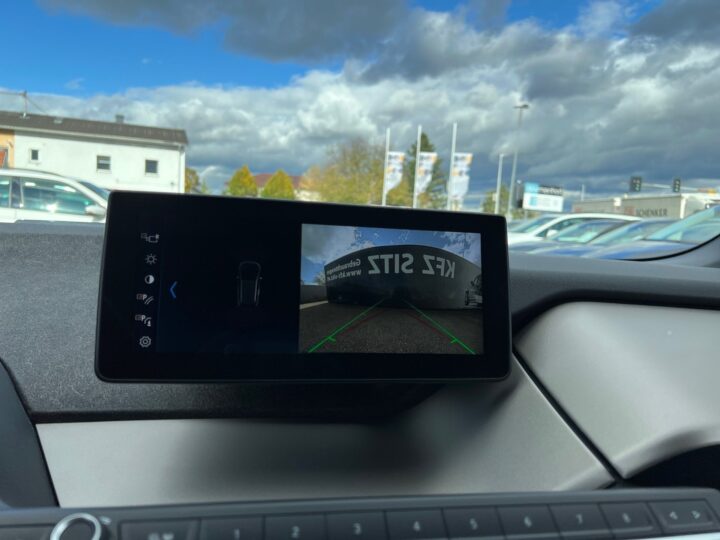 Abbildung Fahrzeugdetailansicht BMW i3 - Nr. 19