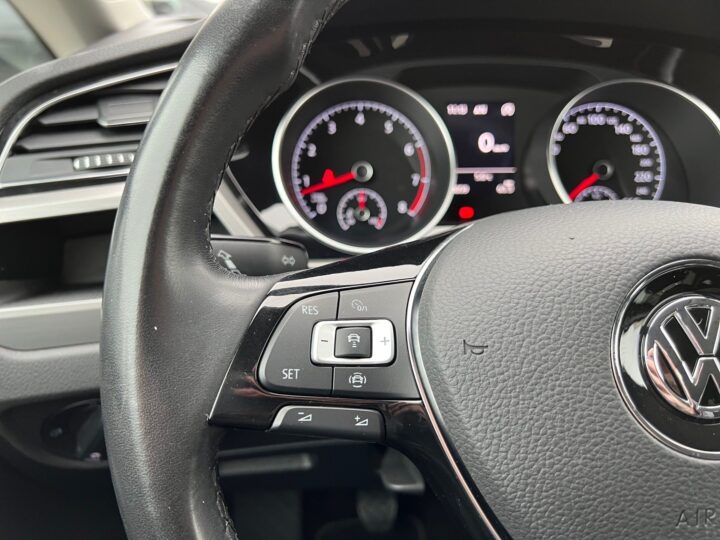 Abbildung Fahrzeugdetailansicht Volkswagen Touran - Nr. 39