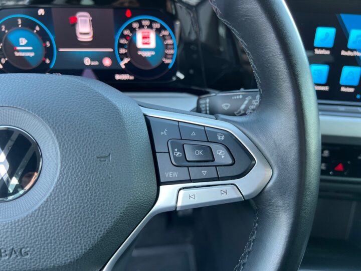 Abbildung Fahrzeugdetailansicht Volkswagen Golf Variant - Nr. 36