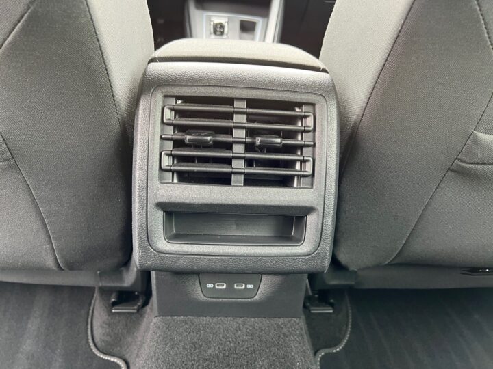 Abbildung Fahrzeugdetailansicht Volkswagen Golf Variant - Nr. 31