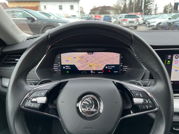 Abbildung Fahrzeugdetailansicht Skoda Octavia - Nr. 16