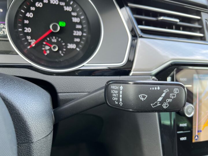 Abbildung Fahrzeugdetailansicht Volkswagen Passat Variant - Nr. 41