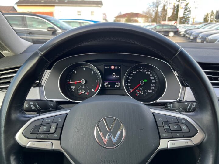 Abbildung Fahrzeugdetailansicht Volkswagen Passat Variant - Nr. 15