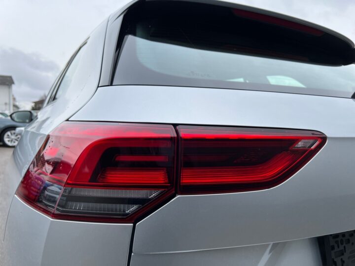 Abbildung Fahrzeugdetailansicht Volkswagen Golf Variant - Nr. 36