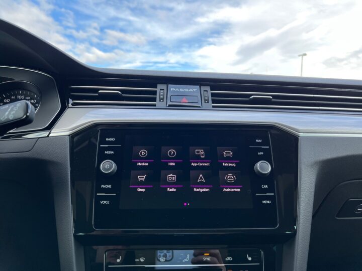 Abbildung Fahrzeugdetailansicht Volkswagen Passat Variant - Nr. 18