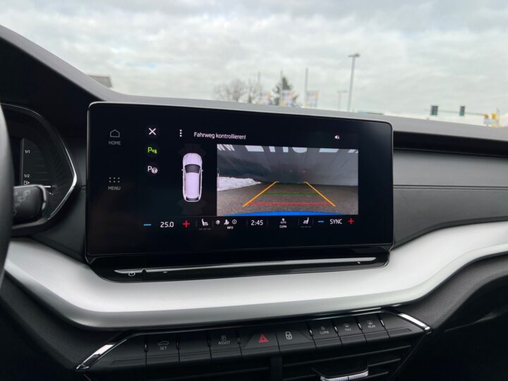 Abbildung Fahrzeugdetailansicht Skoda Octavia - Nr. 28