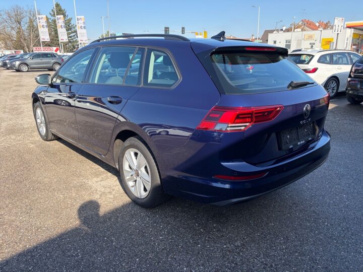 Abbildung Fahrzeugdetailansicht Volkswagen Golf Variant - Nr. 4