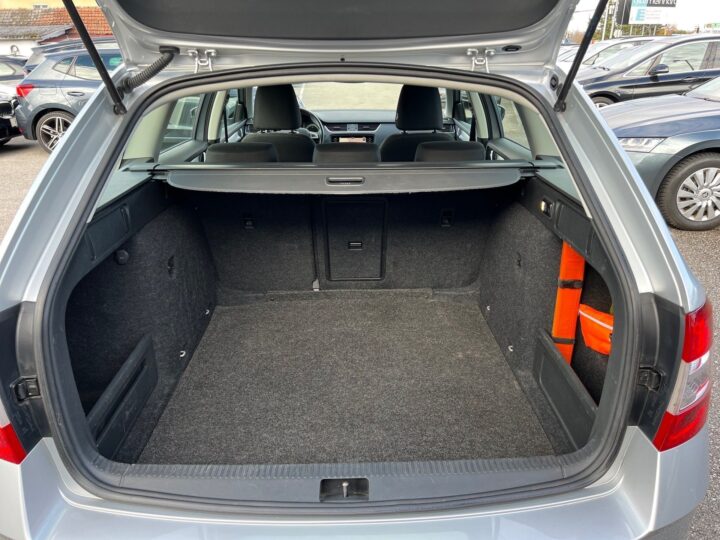 Abbildung Fahrzeugdetailansicht Skoda Octavia - Nr. 14