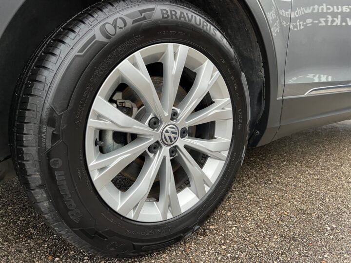 Abbildung Fahrzeugdetailansicht Volkswagen Tiguan - Nr. 35