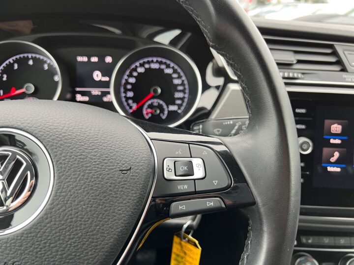 Abbildung Fahrzeugdetailansicht Volkswagen Touran - Nr. 38