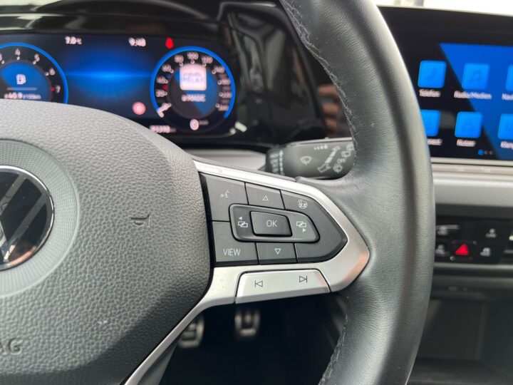 Abbildung Fahrzeugdetailansicht Volkswagen Golf - Nr. 37