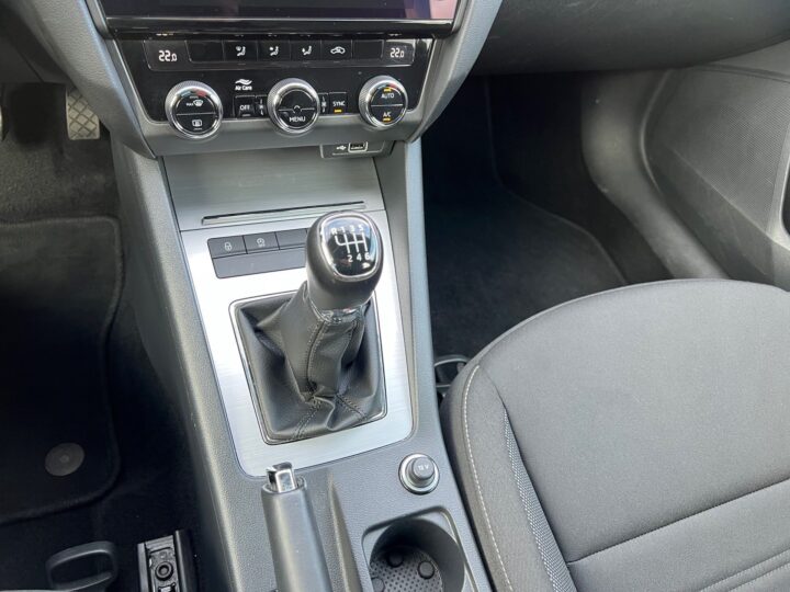 Abbildung Fahrzeugdetailansicht Skoda Octavia - Nr. 28