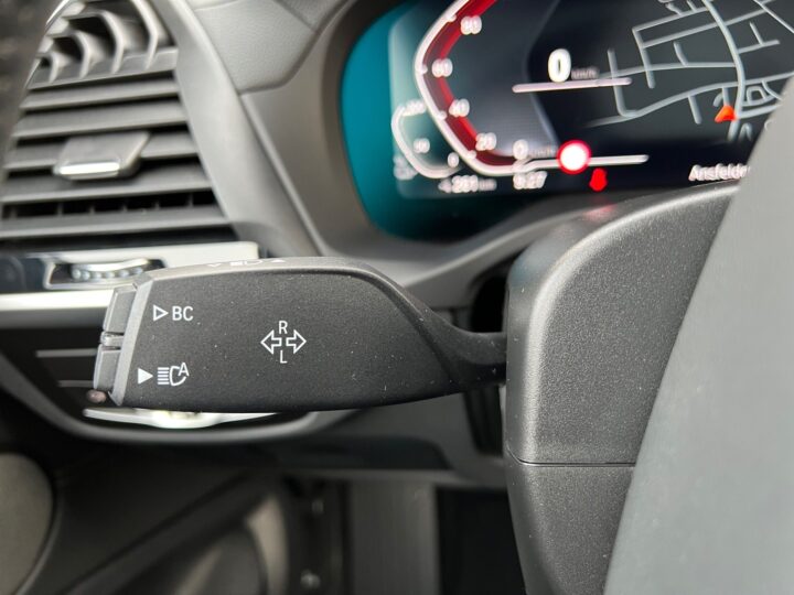 Abbildung Fahrzeugdetailansicht BMW iX3 - Nr. 43