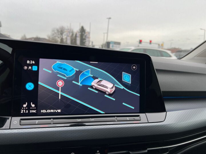 Abbildung Fahrzeugdetailansicht Volkswagen Golf - Nr. 24