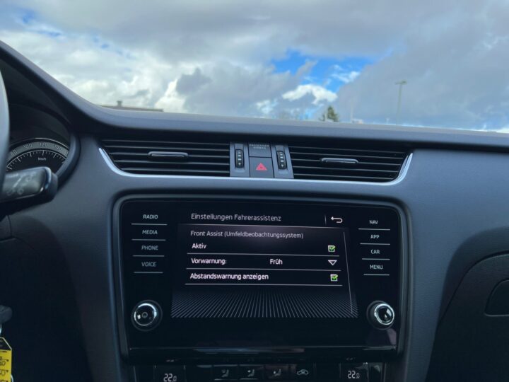 Abbildung Fahrzeugdetailansicht Skoda Octavia - Nr. 24