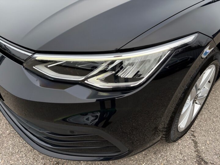 Abbildung Fahrzeugdetailansicht Volkswagen Golf Variant - Nr. 31