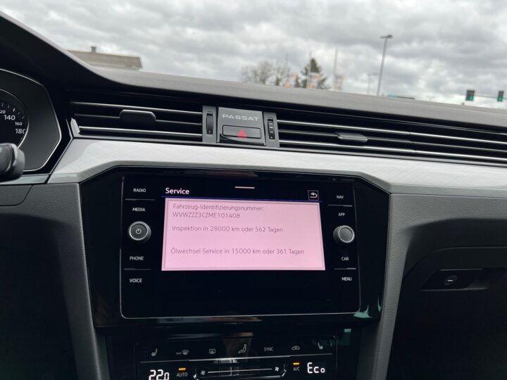 Abbildung Fahrzeugdetailansicht Volkswagen Passat Variant - Nr. 27