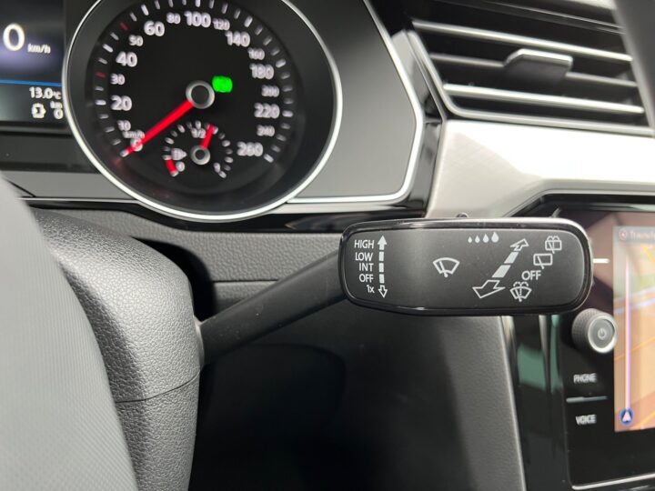 Abbildung Fahrzeugdetailansicht Volkswagen Passat Variant - Nr. 42