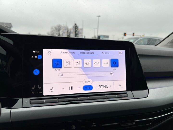 Abbildung Fahrzeugdetailansicht Volkswagen Golf Variant - Nr. 24