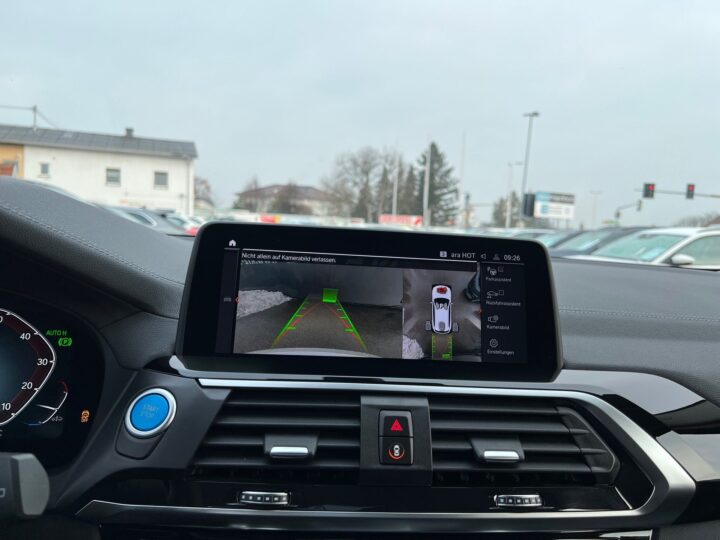 Abbildung Fahrzeugdetailansicht BMW iX3 - Nr. 27