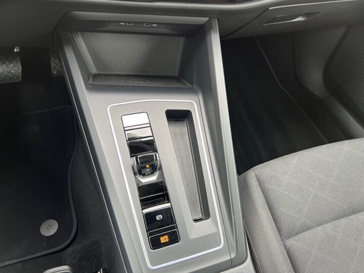 Abbildung Fahrzeugdetailansicht Volkswagen Golf Variant - Nr. 28