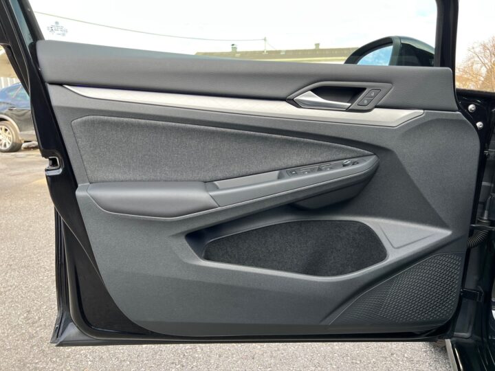 Abbildung Fahrzeugdetailansicht Volkswagen Golf Variant - Nr. 29