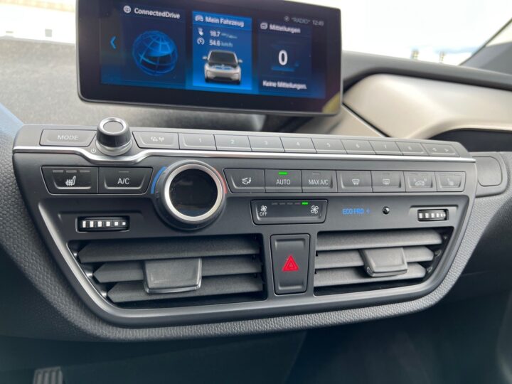 Abbildung Fahrzeugdetailansicht BMW i3 - Nr. 20