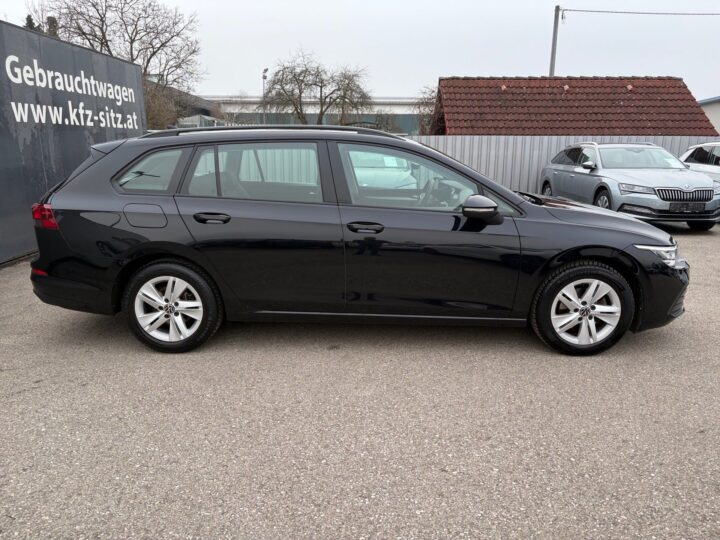 Abbildung Fahrzeugdetailansicht Volkswagen Golf Variant - Nr. 1