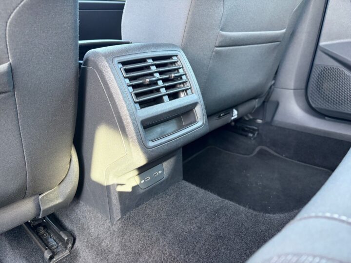 Abbildung Fahrzeugdetailansicht Volkswagen Golf Variant - Nr. 30