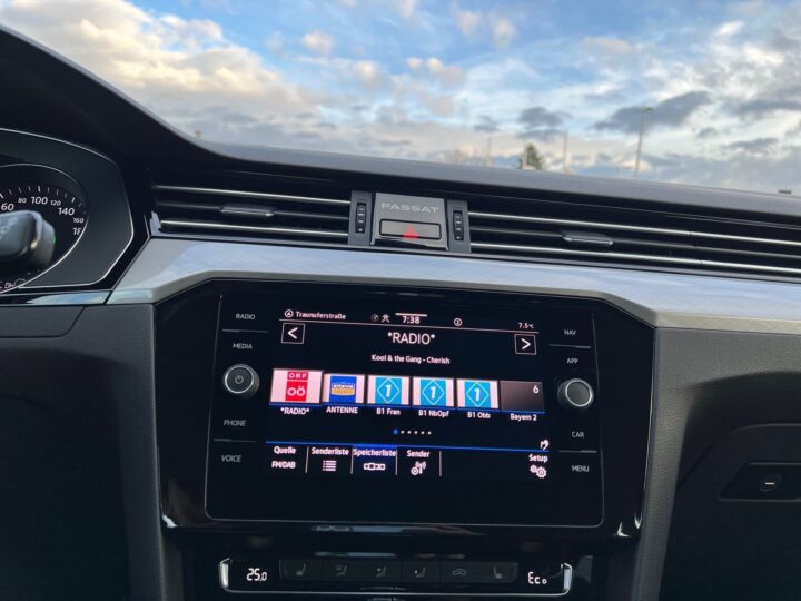 Abbildung Fahrzeugdetailansicht Volkswagen Passat Variant - Nr. 19