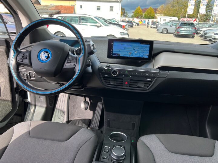 Abbildung Fahrzeugdetailansicht BMW i3 - Nr. 11