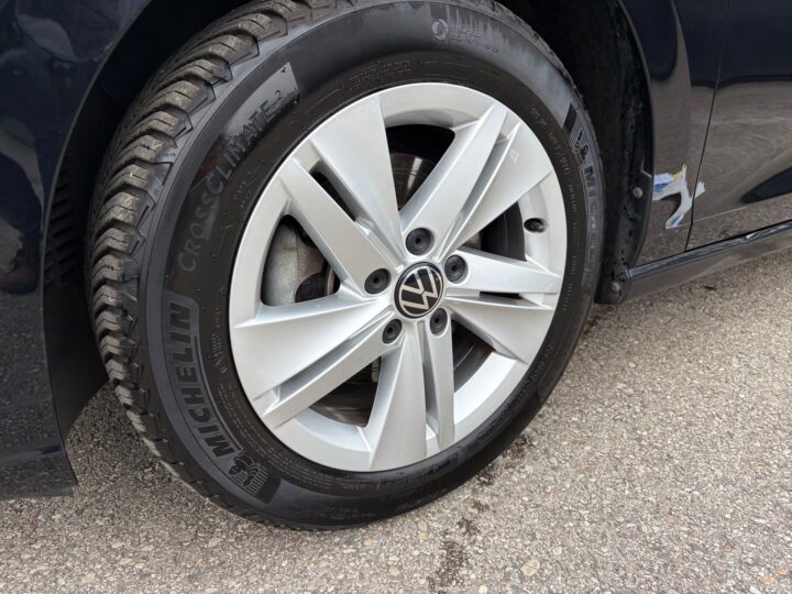 Abbildung Fahrzeugdetailansicht Volkswagen Golf Variant - Nr. 32