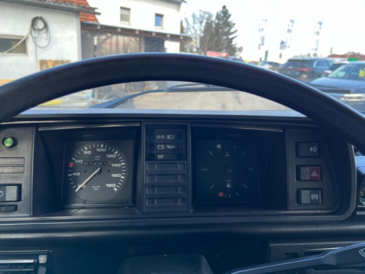 Abbildung Fahrzeugdetailansicht Volkswagen T3 Kombi - Nr. 11