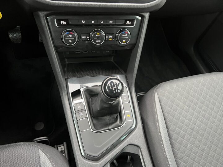 Abbildung Fahrzeugdetailansicht Volkswagen Tiguan - Nr. 28