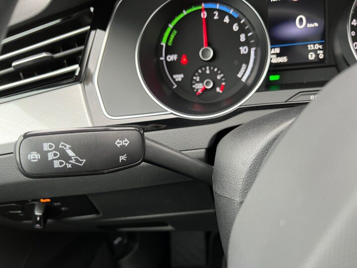 Abbildung Fahrzeugdetailansicht Volkswagen Passat Variant - Nr. 43