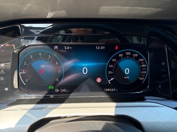 Abbildung Fahrzeugdetailansicht Volkswagen Golf Variant - Nr. 16