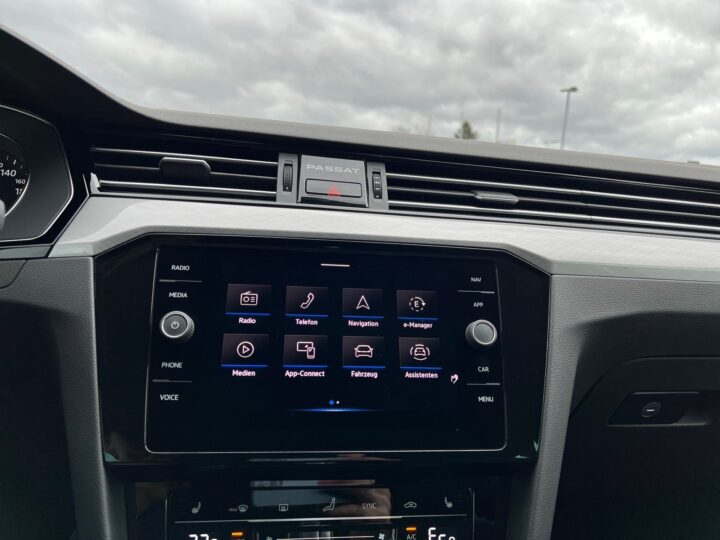 Abbildung Fahrzeugdetailansicht Volkswagen Passat Variant - Nr. 18