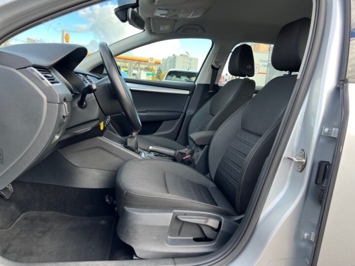 Abbildung Fahrzeugdetailansicht Skoda Octavia - Nr. 12